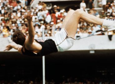 HOW THE ‘THE WORLD’S LAZIEST JUMPER’ CAN HELP YOU MAKE THE PHONE RING