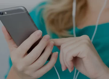 THE FUTURE OF CONSUMER COMMERCE IN AN AI POWERED WORLD